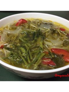 Una foto de Sopa de espárragos silvestres