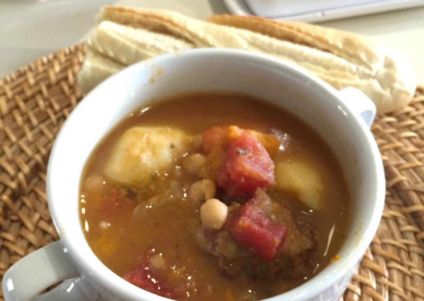 Albondigas de Res en Baño de Vegetales