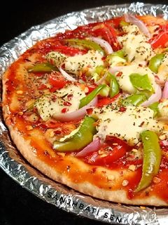 ভেজ পিৎজা (Veg Pizza recipe in Bengali) রেসিপির প্রধান ছবি