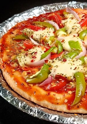 ভেজ পিৎজা (Veg Pizza recipe in Bengali) রেসিপির প্রধান ছবি