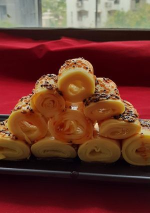 A picture of Khandvi.