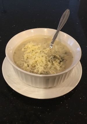 A picture of Broccoli White Cheddar Soup.