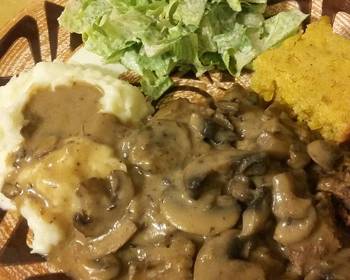 Popular Cuisine Cube Steak in Brown Mushroom Gravy Delicious