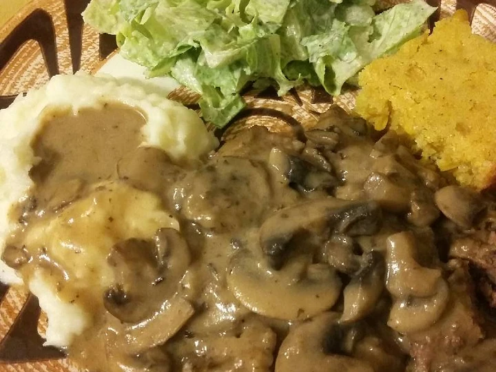 Simple Way Make Recipe Cube Steak in Brown Mushroom Gravy that is Delicious, Really Delicious}