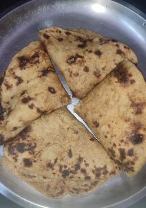 आलू का पराठा(aloo ka paratha recipe in hindi) रेसिपी मुख्य फोटो