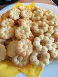 Lemon spritz cookies