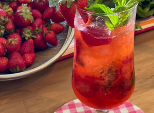 صورة لوصفة 🍓 موهيتو الفريز ولا أطيب 🍓