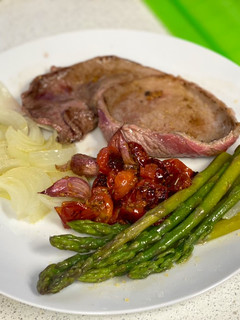 Una foto de Filete de ternera a la plancha con verduritas