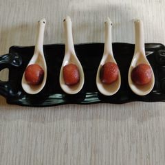 A picture of Gulab Jamun.