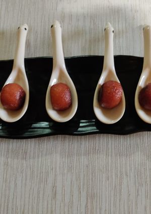 A picture of Gulab Jamun.