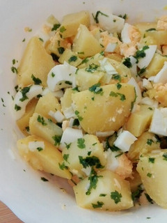 Una foto de Patatas aliñadas