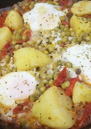 Una foto de Shakshuka estilo Peti