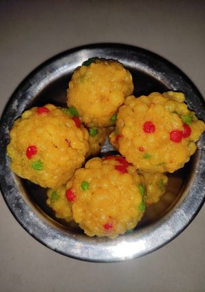 बूंदी के लड्डू (boondi ke ladoo recipe in Hindi) रेसिपी मुख्य फोटो