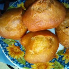 A picture of Airy mandazis.