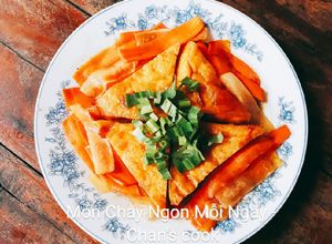 Hình của món Đậu khuôn kho cà rốt củ cải chay.