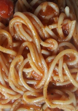 Una foto de Pasta con salsa Roja
