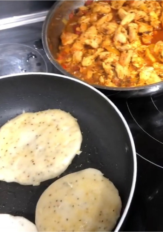 Una foto de Arepas rellenas con pavo