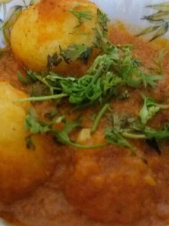 दम आलू (Dum aloo recipe in Hindi) रेसिपी मुख्य फोटो
