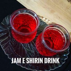 A picture of Jam e Shirin drink.