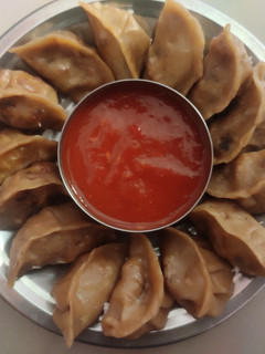 கோதுமை பன்னீர் மோமோஸ் (Kothumai paneer momos recipe in tamil) செய்முறை முக்கிய புகைப்படம்