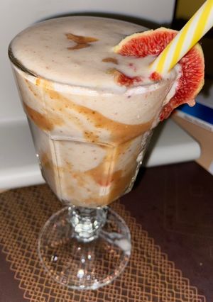 A picture of Fresh figs smoothie.