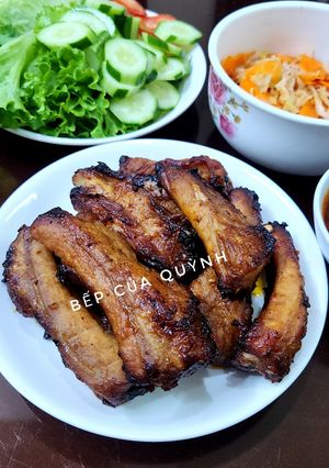 Hình của món Sườn nướng ngũ vị.