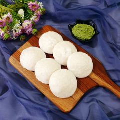 A picture of Samak Rice Idli.