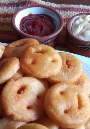Una foto de Papitas con forma de caritas