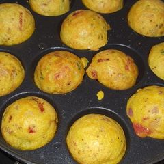 A picture of Rava appam.