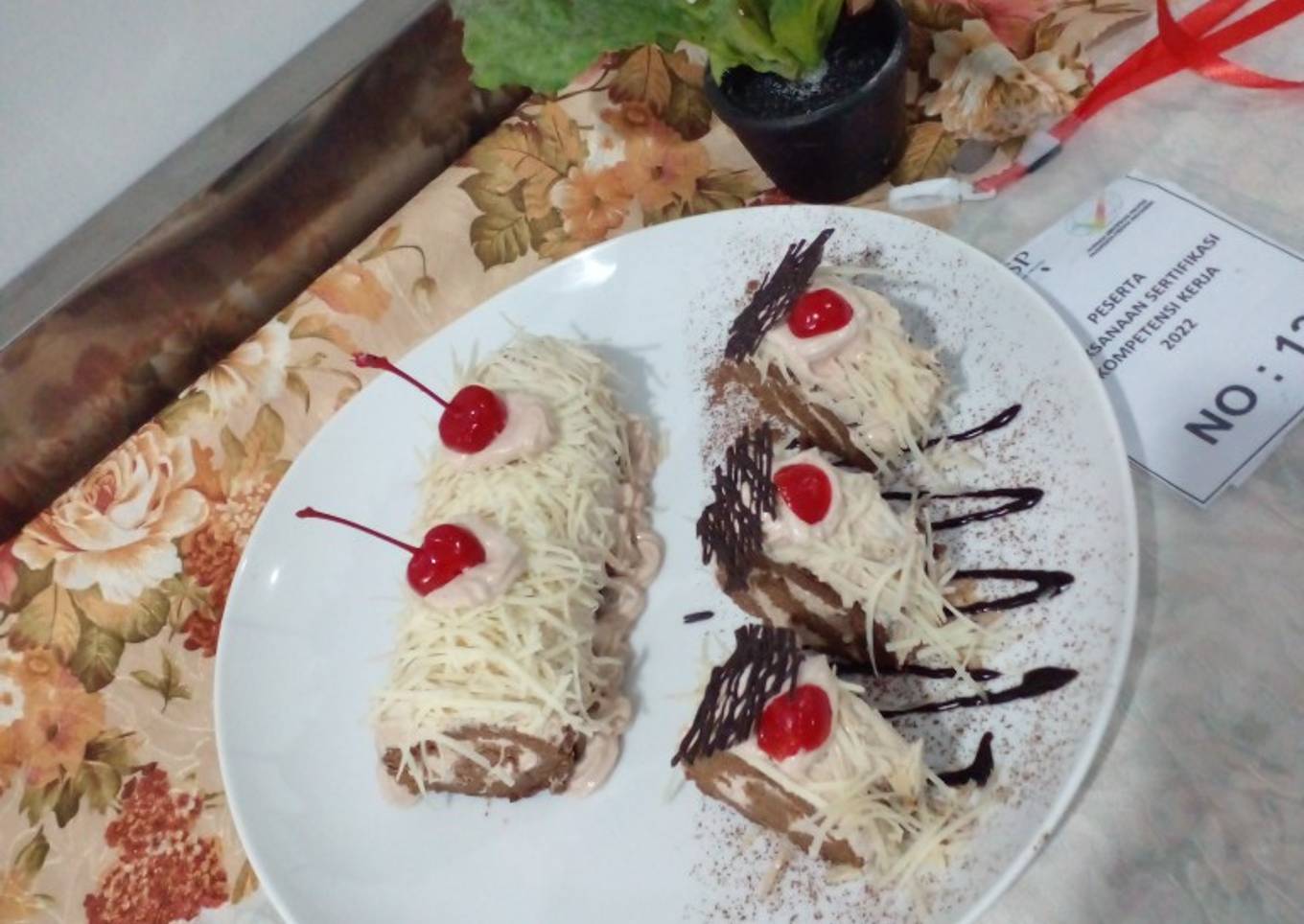 Swiss roll cake chocolate cheesse