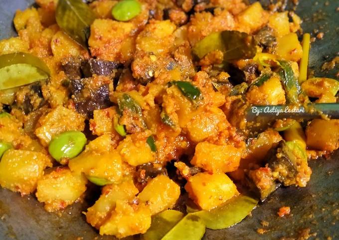 Bagaimana Menyiapkan Sambal Goreng Kentang, Ati Kambing &amp; Pete, Enak Banget