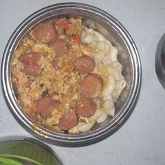 A picture of Macaroni and sausage eggsauce.
