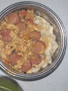 A picture of Macaroni and sausage eggsauce.