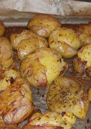 A picture of My crushed garlic butter baby roasted potatoes.