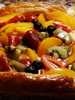 Una foto de Hojaldre con fruta