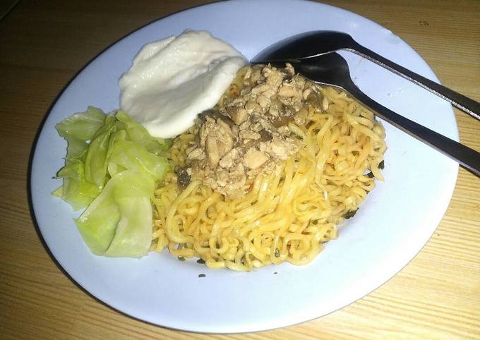 Resep Bakmi Mewah Combine The Way Cooked Mie Abang Adek Tomang Oleh Novie Khusnul M Cookpad