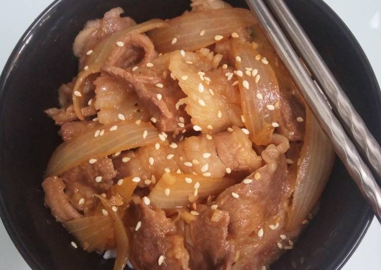 Resep Yoshinoya Beef Bowl/Gyuudon yang nikmat dan Mudah Dibuat