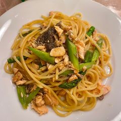 A picture of Wasabi butter soy sauce salmon pasta.
