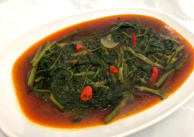 Resep Cah kangkung kuah pedas 🌶, Bisa Manjain Lidah