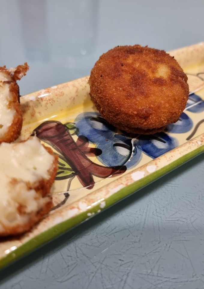 Una foto de Croquetas de gambas al ajillo