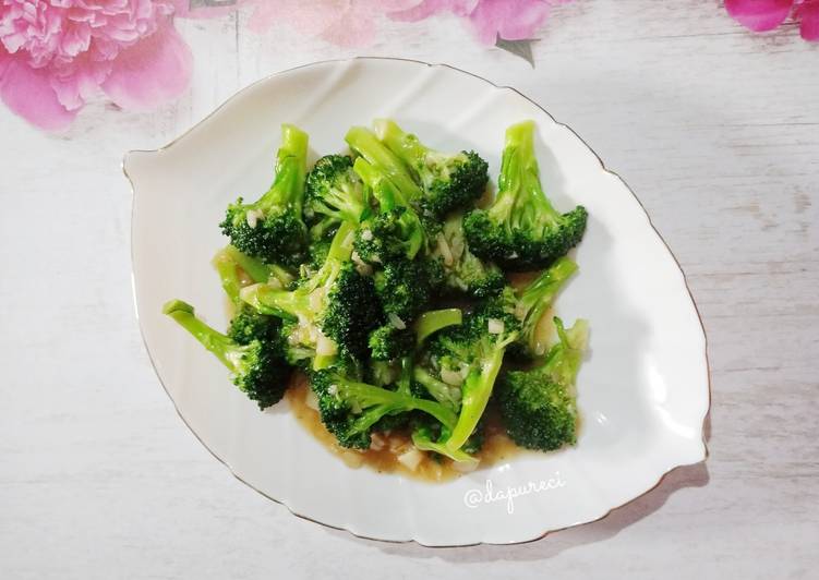 Cara mudah Membuat Tumis Brokoli Bawang Putih Lezat