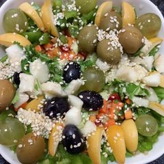 A picture of Cocktail salad.