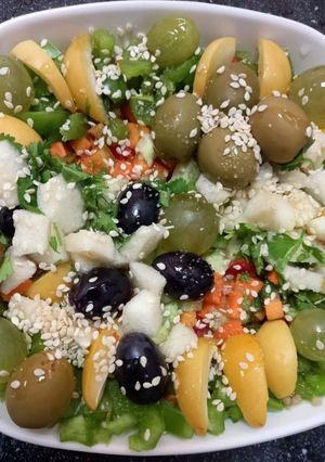A picture of Cocktail salad.