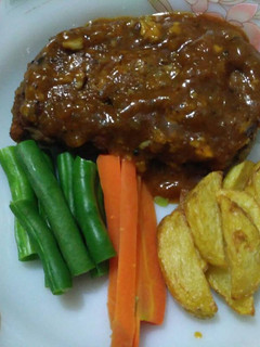 Foto resep Beef patty steak with black pepper sauce