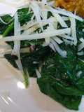 Espinacas salteadas con queso de cabra