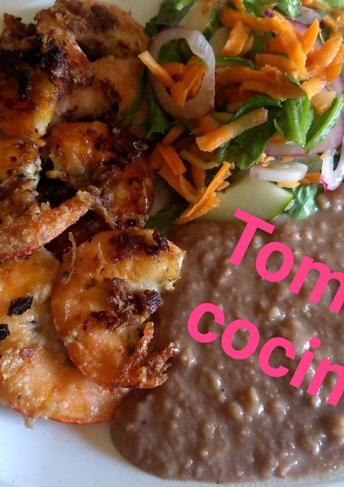 Una foto de Camarones al mojo de ajo