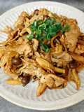Stir-Fried Mixed Mushrooms with Pork Slices