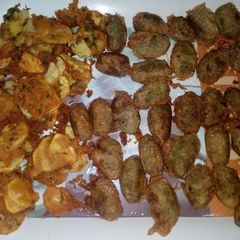 A picture of Cutles and Crispy Maru bhajias.