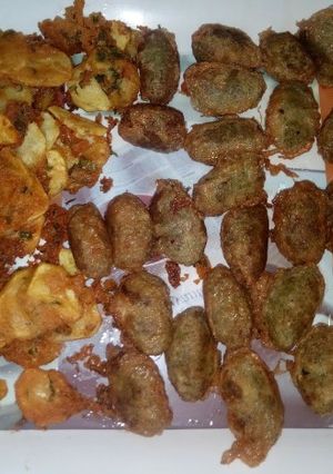 A picture of Cutles and Crispy Maru bhajias.