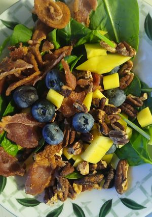 A picture of VashBake Blueberry Mango Salad.